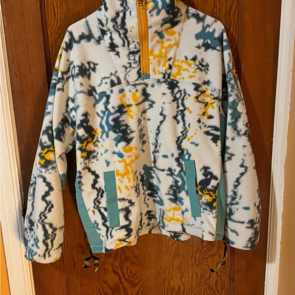 Women’s Patterned Fleece Pullover - image 1